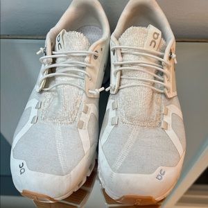 On Cloud Terry Size 8 White